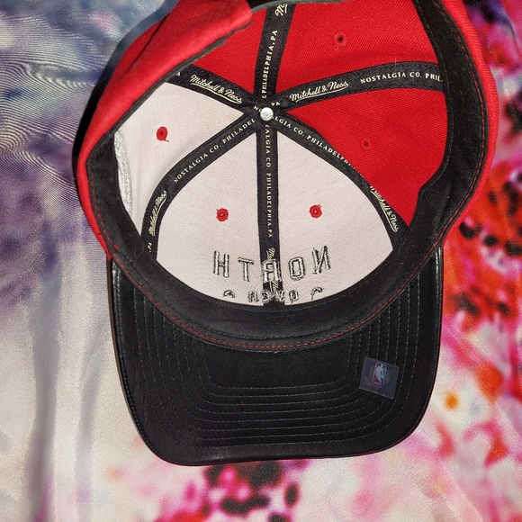 Toronto Raptors Hat - Picture 5 of 5